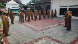 PENANAMAN DISIPLIN KERJA